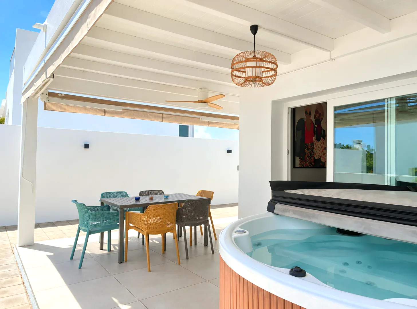Terrasse mit Whirlpool im Miranda al Mar